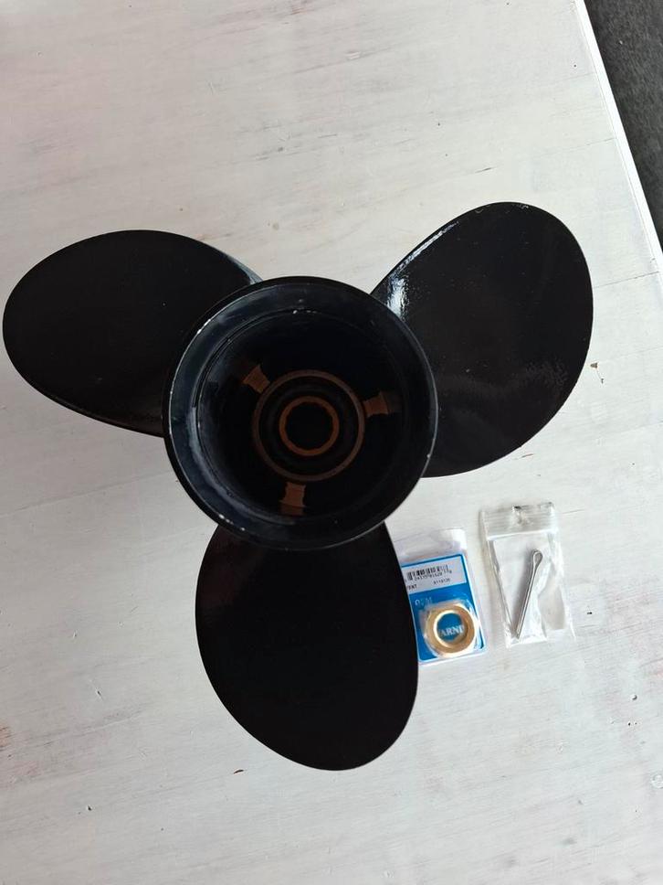Nieuwe propeller voor een Suzuki DFA 40 pk, Watersport en Boten, Bootonderdelen, Nieuw, Motor en Techniek, Zeilboot of Motorboot