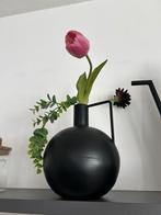 Leuke industrieele bolle vaas metaal ook landelijk mooi, Overige materialen, Overige kleuren, Ophalen of Verzenden, Zo goed als nieuw