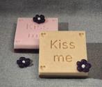 Handgemaakte zeep “Kiss me” – met eigen tekst optie, Ophalen of Verzenden, Nieuw, Bad & Douche
