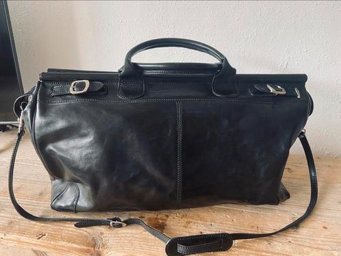 Zwart leren reistas met bijzondere voering, Sieraden, Tassen en Uiterlijk, Tassen | Reistassen en Weekendtassen, Zo goed als nieuw