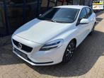 Volvo V40 2.0 T2 Momentum NAVI / CAMERA / BLUETOOTH, Auto's, Volvo, Voorwielaandrijving, Stof, Gebruikt, Zwart
