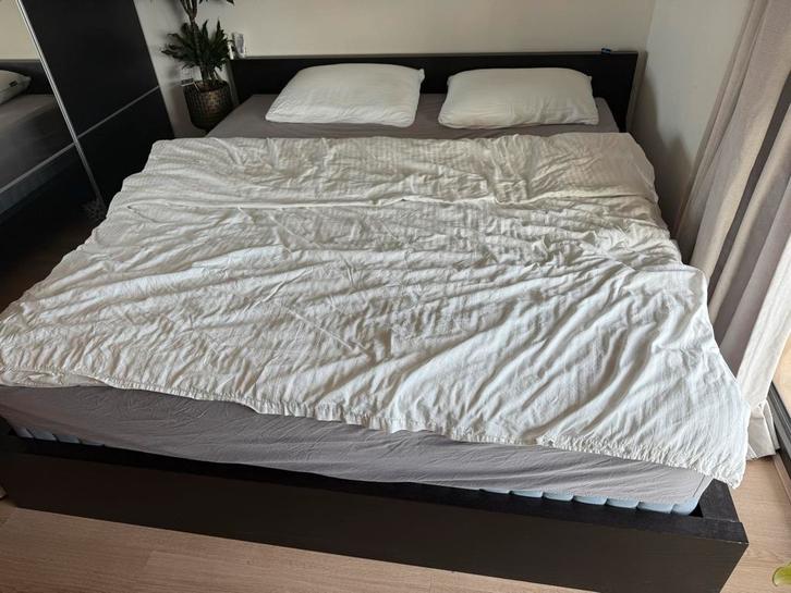 IKEA bedframe zwart 180x200, Huis en Inrichting, Slaapkamer | Bedden, Gebruikt, Tweepersoons, 180 cm, 200 cm, Hout, Zwart, Ophalen