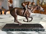 Bronzen sculptuur ‘Aguilar’ Jockey te paard op marmer, Antiek en Kunst, Antiek | Koper en Brons, Ophalen, Brons