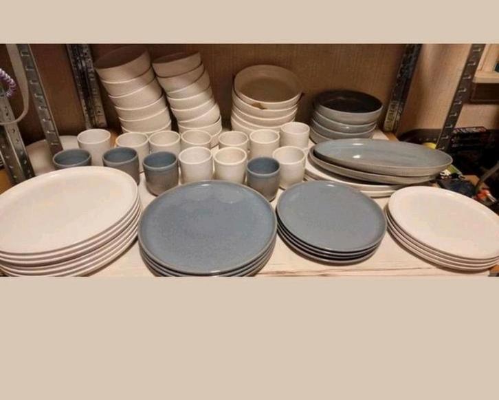 Divers ah royal van kempen en begeer servies borden kommen, Huis en Inrichting, Keuken | Servies, Zo goed als nieuw, Compleet servies