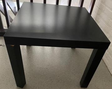 Zwart tafeltje van IKEA