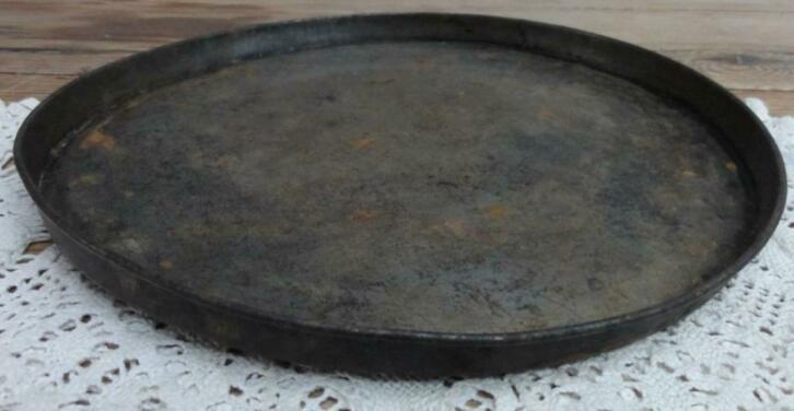 Kleine platte Franse verweerde doorleefde bakvorm met haakje, Antiek en Kunst, Curiosa en Brocante, Ophalen of Verzenden