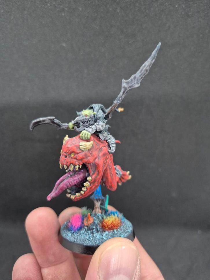 Warhammer age of sigmar Loonboss on giant squig, Hobby en Vrije tijd, Wargaming, Zo goed als nieuw, Warhammer, Figuurtje(s), Geverfd