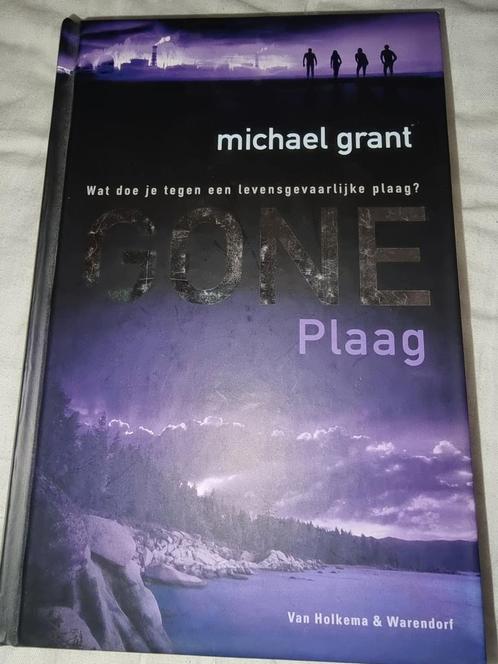 Michael Grant - Plaag hardcover, Boeken, Kinderboeken | Jeugd | 13 jaar en ouder, Zo goed als nieuw, Ophalen of Verzenden