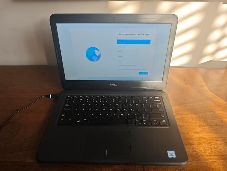 Dell Latitude 3310 – Betrouwbare Windows 11 laptop, Computers en Software, Windows Laptops, 13 inch, SSD, 2 tot 3 Ghz, Ophalen