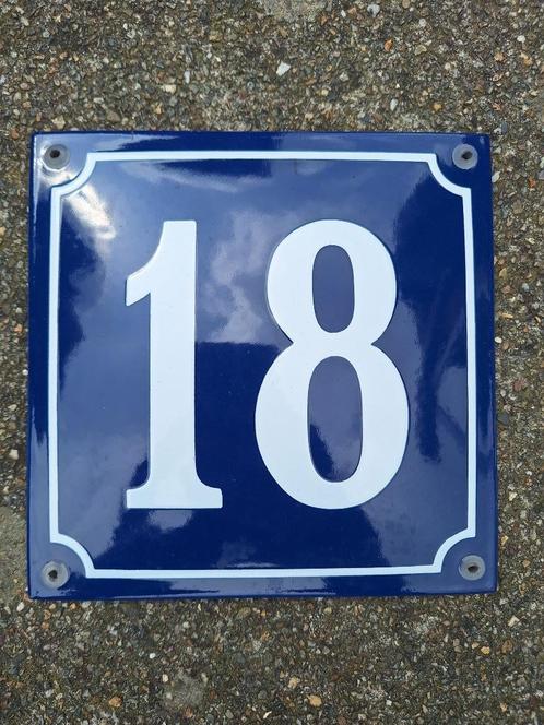 Emaille huisnummerbord te koop - 16cm x 16cm - goede staat!, Huis en Inrichting, Overige Huis en Inrichting, Zo goed als nieuw