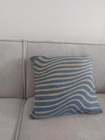Sierkussen blauw beige 45x45 beschikbaar voor biedingen