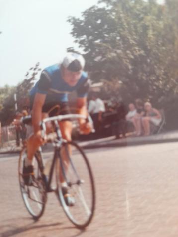 Ik zoek een ketting Shimano shirt/ tenue beschikbaar voor biedingen