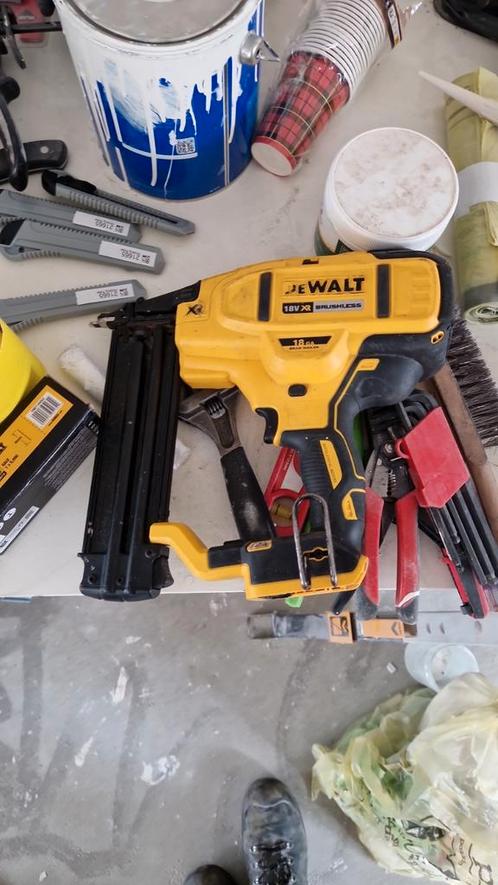 Dewalt tacker dcn680 18GA, Doe-het-zelf en Verbouw, Gereedschap | Handgereedschap, Zo goed als nieuw, Ophalen