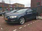 Volkswagen Passat 2.0 FSI 110KW AUT 2005 met motor defect, Origineel Nederlands, Te koop, Zilver of Grijs, 5 stoelen