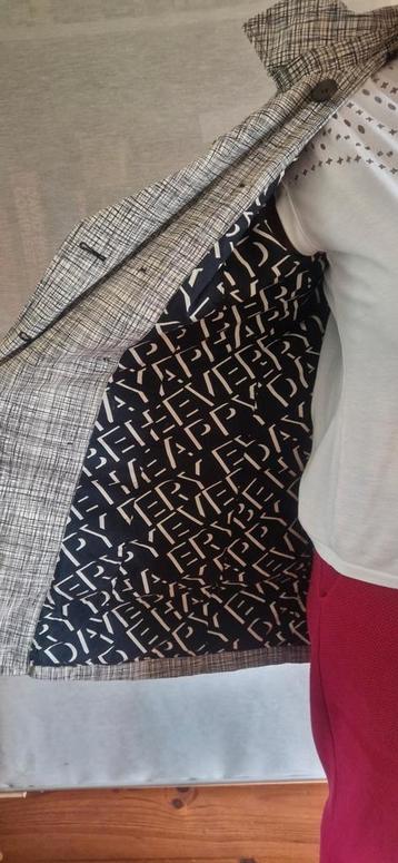 Happy rainydays regenjas mt L  beschikbaar voor biedingen