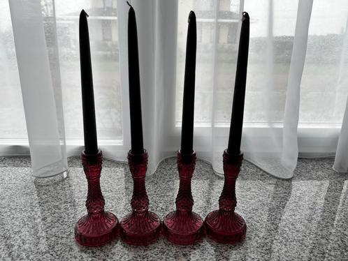4 stevige glazen kandelaars bordeaux rood rozerood, Huis en Inrichting, Woonaccessoires | Kandelaars en Kaarsen, Zo goed als nieuw