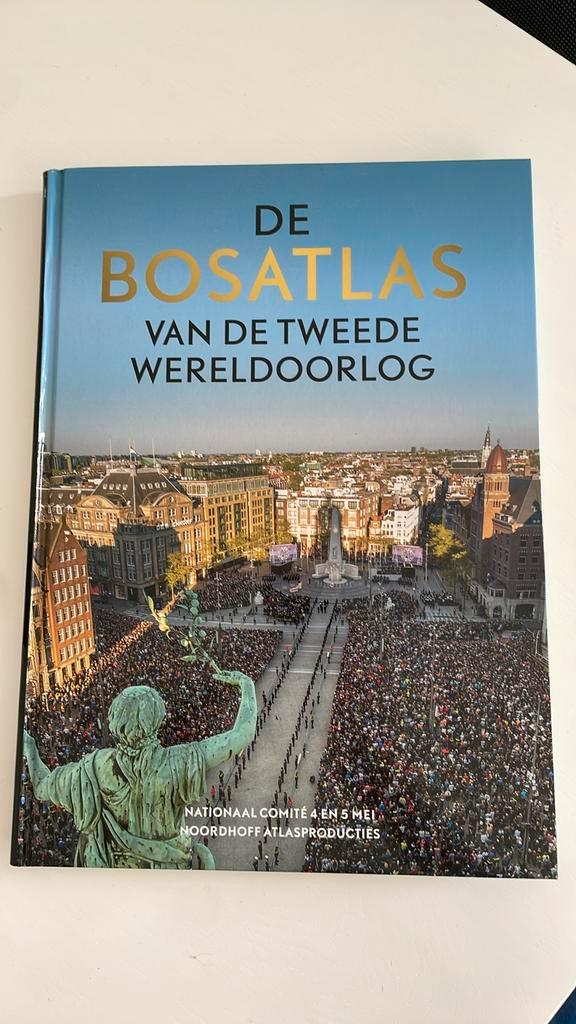 Redactie Bosatlas - De Bosatlas van de Tweede Wereldoorlog, Boeken, Atlassen en Landkaarten, Zo goed als nieuw, Bosatlas, Nederland