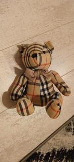 Burberry Beertje - Klassiek en Schattig!, Ophalen of Verzenden, Nieuw, Beer