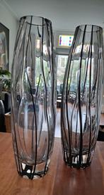2x Glazen vaas met zwart reliëf lijn, Gebruikt, Overige kleuren, Ophalen of Verzenden, Glas