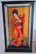 Hakata-pop kyugetsu toyko / geisha pop in vitrine, Antiek en Kunst, Ophalen of Verzenden