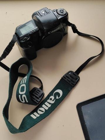 Canon EOS 100 Spiegelreflexcamera beschikbaar voor biedingen