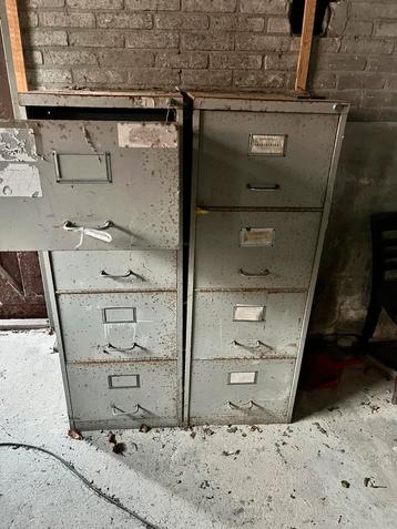 vintage ladenkasten beschikbaar voor biedingen