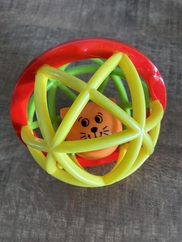 Kiddieland activity bal met ratelgeluidje. 11 cm PRIMA staat beschikbaar voor biedingen