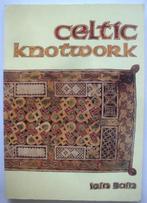 Iain Bain Celtic Knotwork Stap voor stap vlechtwerken tekene, Boeken, Ophalen of Verzenden, Zo goed als nieuw, Tekenen en Schilderen
