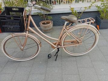 Prachtige gouden Simple Snap oma-transportfets. AXA slot. beschikbaar voor biedingen
