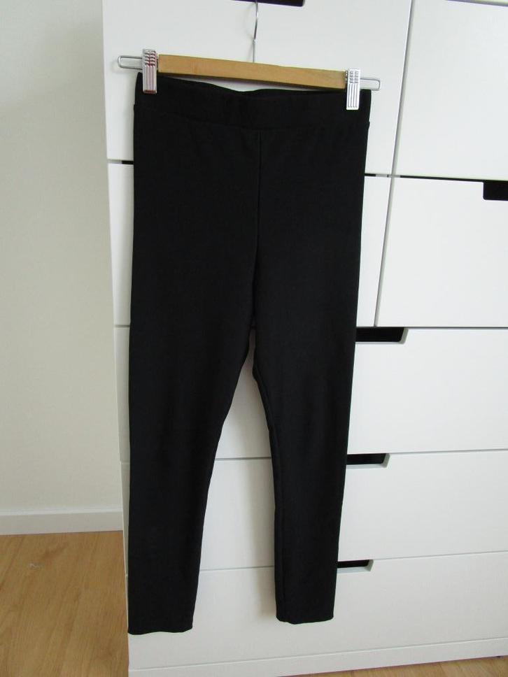H&M - zwarte ribbel tregging maat XS, Kleding | Dames, Broeken en Pantalons, Zo goed als nieuw, Maat 34 (XS) of kleiner, Zwart