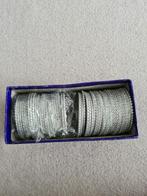 50 stuks zilverkleurige armbanden Nieuw, Ophalen of Verzenden, Nieuw, Zilver, Overige materialen