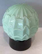 Klein Art Deco Thabur plafond lampje pastel groen,opal glas., Antiek en Kunst, Antiek | Lampen, Ophalen