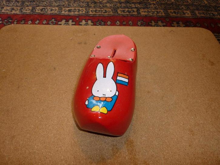 Mooie klomp spaarpot met Nijntje , slotje en sleuteltje, Verzamelen, Spaarpotten, Zo goed als nieuw, Dier, Hout, Ophalen of Verzenden