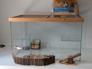 Terrarium. 70x40x40 beschikbaar voor biedingen