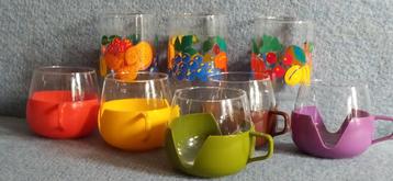 Space age theeglazen in plastic houders 1970's 5x. 3x glazen beschikbaar voor biedingen