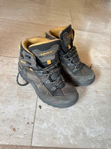 Wandelschoenen Lowa kody iii gtx mid junior maat 34 beschikbaar voor biedingen