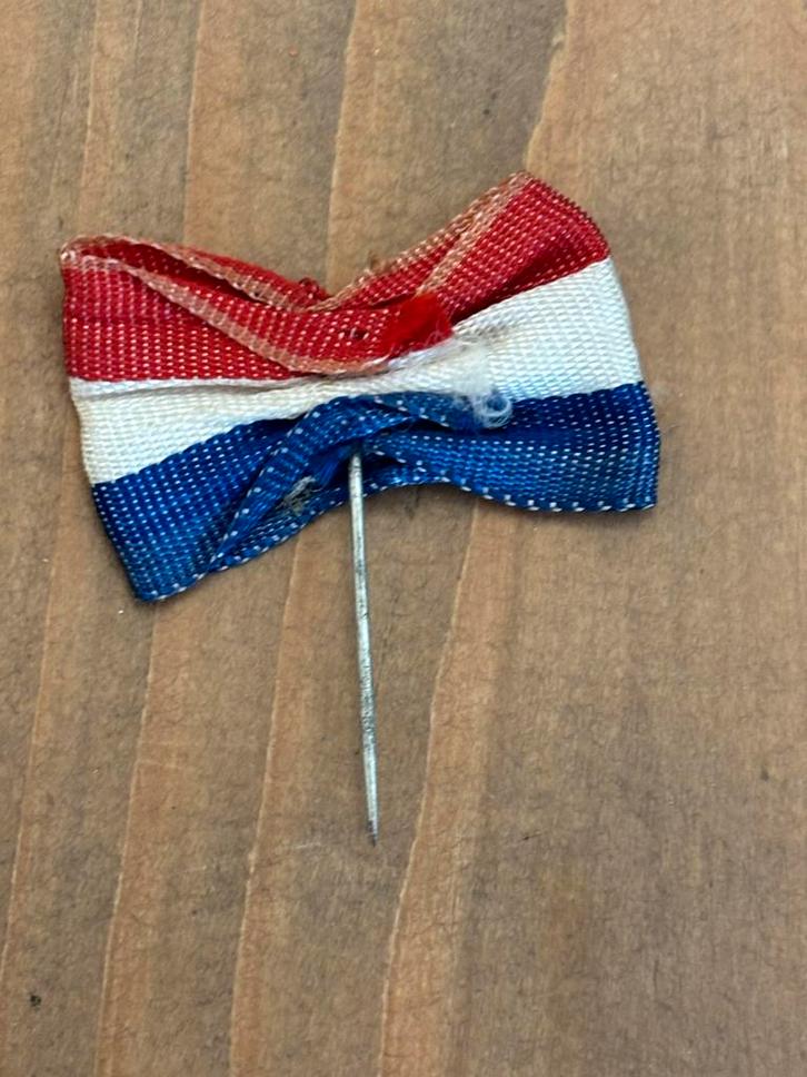 Speldje bevrijding Nederlandse vlag 5 mei 1945 pin speld, Verzamelen, Militaria | Tweede Wereldoorlog, Overige soorten, Embleem of Badge