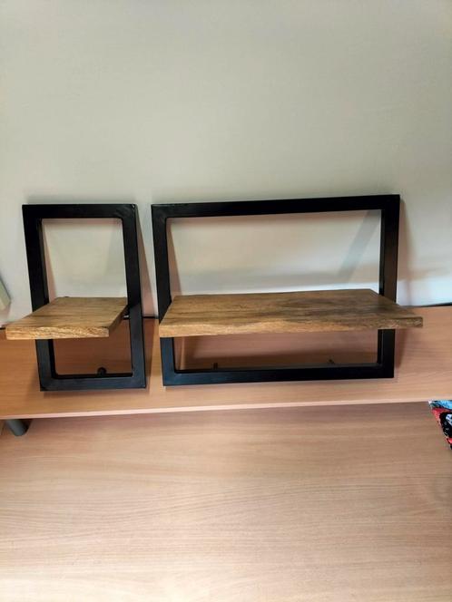 2 wandplanken, Huis en Inrichting, Woonaccessoires | Wandplanken en Boekenplanken, Zo goed als nieuw, Ophalen