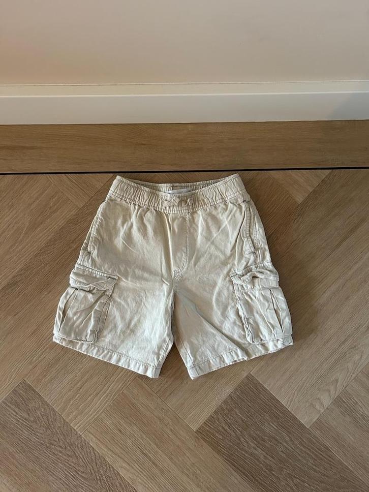 Z.g.a.n. Lichtgroene korte cargo broek, Zara, maat 122, Kinderen en Baby's, Kinderkleding | Maat 122, Zo goed als nieuw, Jongen