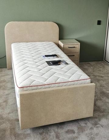 Hoog-laag Senior/Zorg bed  beschikbaar voor biedingen