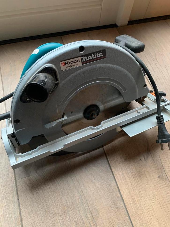 Makita cirkelzaag 5903R, Doe-het-zelf en Verbouw, Gereedschap | Zaagmachines, Zo goed als nieuw, Cirkelzaag, 1200 watt of meer