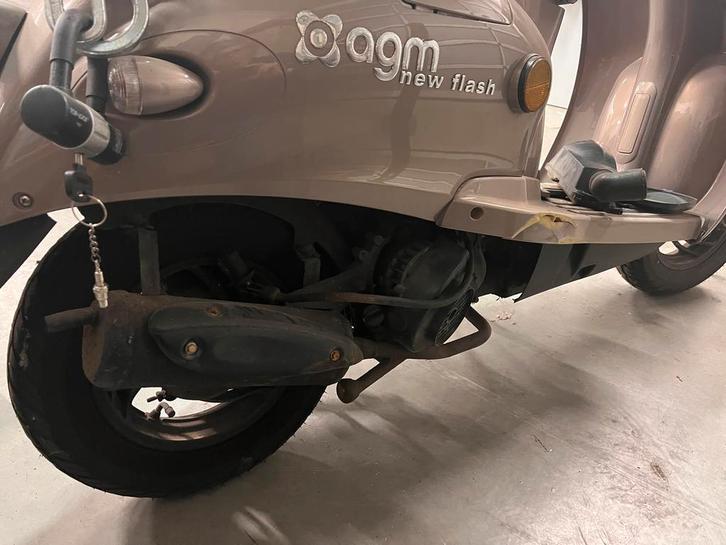AGM Scooter opknapper, Fietsen en Brommers, Scooters | Yamaha, Gebruikt, Overige modellen, Maximaal 25 km/u, Benzine, Ophalen