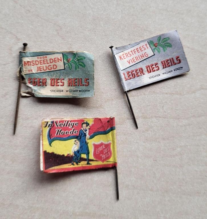 Leger des Heils Collecte jaren 50 speldjes vlaggetjes, Verzamelen, Speldjes, Pins en Buttons, Gebruikt, Speldje of Pin, Overige onderwerpen