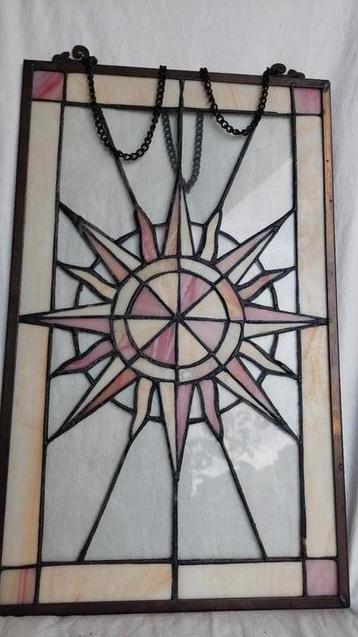 Gebrandschilderde glas in loden raamhanger beschikbaar voor biedingen