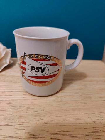 Prachtige witte PSV mok beschikbaar voor biedingen