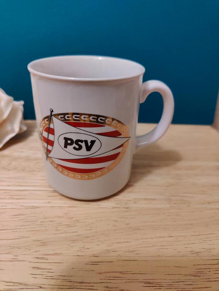 Prachtige witte PSV mok, Huis en Inrichting, Keuken | Servies, Zo goed als nieuw, Kop(pen) en/of Schotel(s), Overige stijlen, Aardewerk