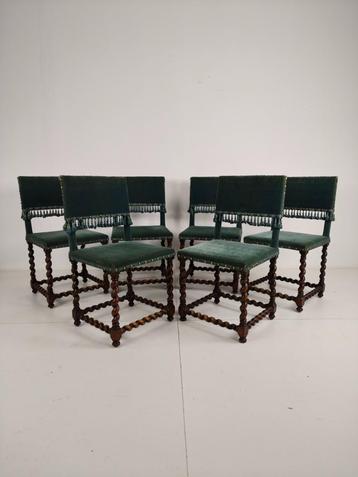 18e-eeuwse stoelen – Gedraaide poten – Blauwe bekleding beschikbaar voor biedingen