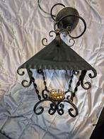 Vintage hanglamp met smeedijzeren details, Huis en Inrichting, Lampen | Hanglampen, Gebruikt, Vintage, Ophalen of Verzenden, Metaal