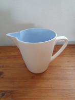 Villeroy & Boch pastelblauw/roomwitte kan - Luxemburg, Huis en Inrichting, Keuken | Servies, Ophalen of Verzenden, Porselein, Overige stijlen