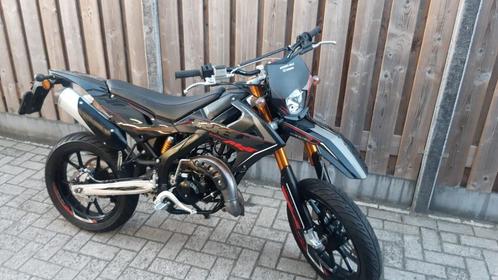Rieju MRT PRO Black Series Red 6-2023 2T 9.188km, Fietsen en Brommers, Brommers | Derbi, Zo goed als nieuw, Maximaal 45 km/u, Ophalen of Verzenden